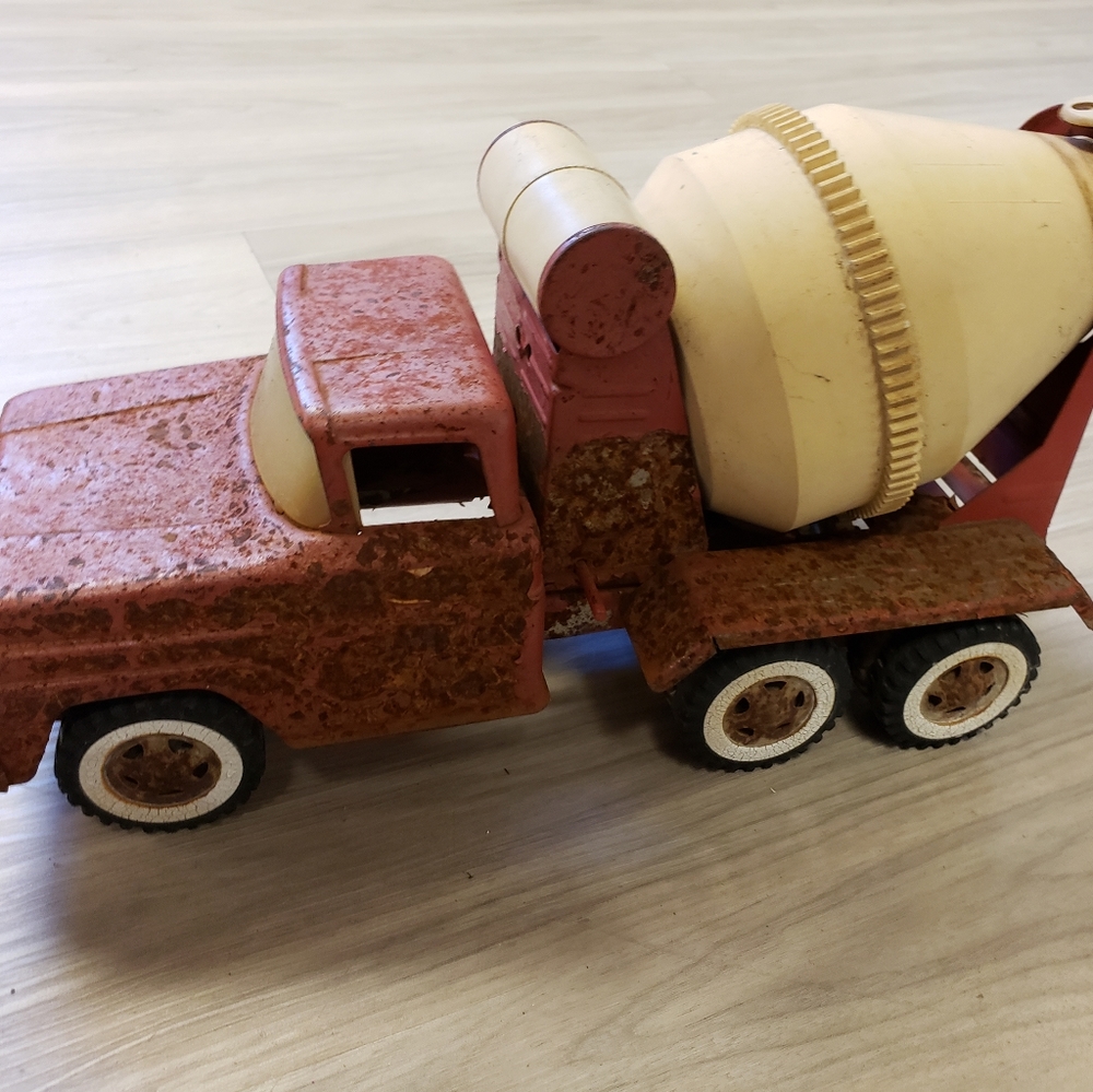 Tonka metal antique cement truck
